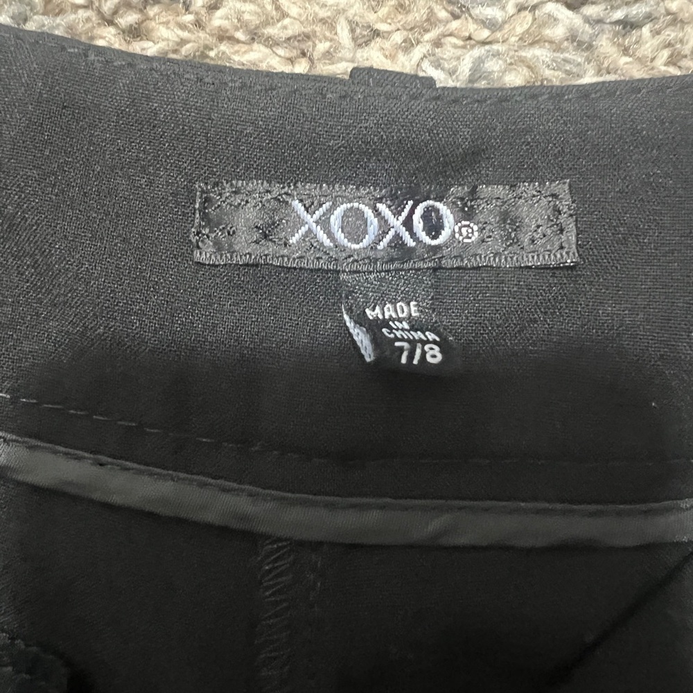 XOXO Elegant Black Pleated Dress Shorts with pockets - Picture 5 of 7